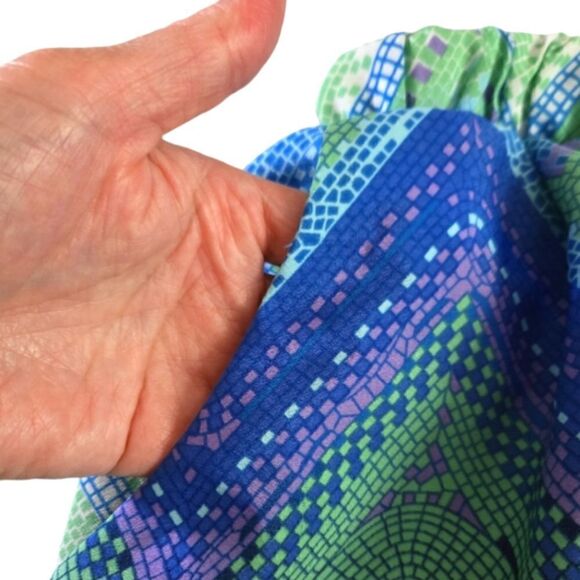 EC TYCHE SHORTS WITH POCKETS SZ. L - Picture 3 of 4